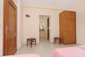 Apartments by the sea Duce, Omis - 5987