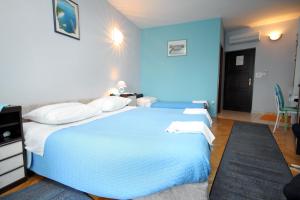 Apartments by the sea Lokva Rogoznica, Omis - 6004