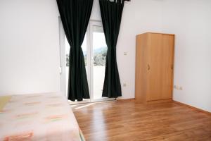 Apartments by the sea Slatine, Ciovo - 6018