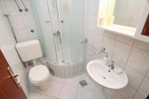 Apartments by the sea Trogir - 6023