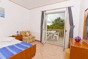 Apartments and rooms by the sea Brela, Makarska - 6056