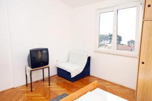 Apartments with a parking space Baska Voda, Makarska - 6057