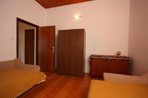 Apartments with parking space Grebastica, Sibenik - 6103