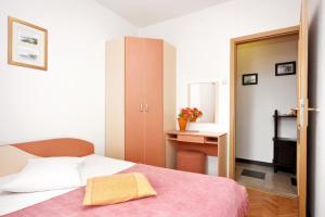 Apartments by the sea Baska Voda, Makarska - 6081