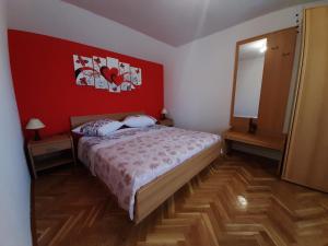 Apartments with parking space Vinisce, Trogir - 6117
