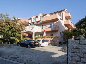 Apartments with a parking space Brodarica, Sibenik - 6150