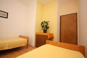 Seaside apartments with a swimming pool Vinjerac, Zadar - 6187