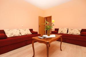 Apartments with parking space Rovanjska, Paklenica - 6209