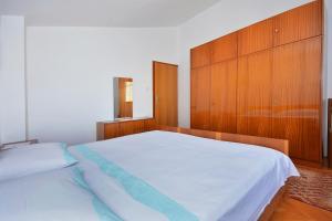 Apartments by the sea Pisak, Omis - 7521