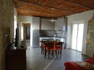 La Piazza - Appartamenti Vacanza - Belvedere Langhe