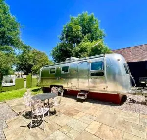 Airstream at Hardham West Sussex Sleeps 4 - West Chiltington