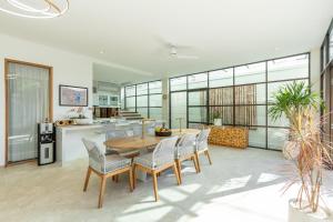 Villa Lumut 3 Bedrooms Central Seminyak