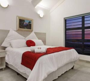 Pearl Haven, coastal comfort just steps from the shore!