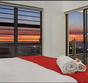 Pearl Haven, coastal comfort just steps from the shore!