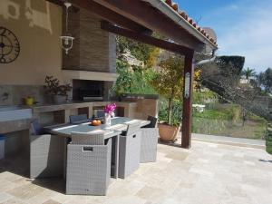 Villas Luxurious, Quiet, and Peaceful, 3 floor villa, 5km from Monaco : photos des chambres