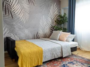 Los Santos - Old City - View - Balcony - Netflix