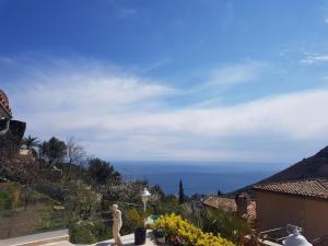 Villas Luxurious, Quiet, and Peaceful, 3 floor villa, 5km from Monaco : photos des chambres