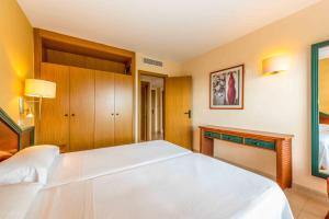 One-Bedroom Apartment with Balcony room in Valentin Park Club Hotel