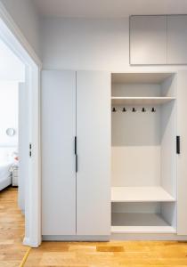 Bright 2BR Flat - Top Location - Green Views