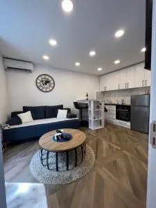 Very LUX apartments - Karaburma