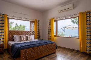 Villa Woodside Meadows by VEO - 3BR with Free BF, Apple Orchard, & Jacuzzi