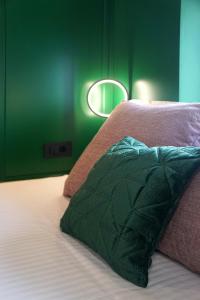 Green Sunnyside Studio - Central Location