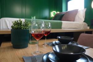 Green Sunnyside Studio - Central Location