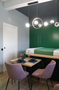 Green Sunnyside Studio - Central Location