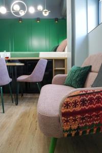 Green Sunnyside Studio - Central Location