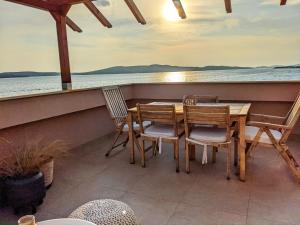 Pinna Nobilis Penthouse