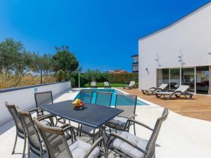 Holiday Home Lana by Interhome 