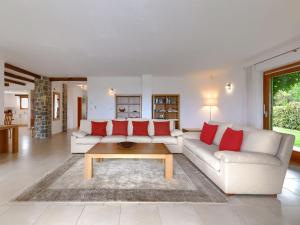 Villa Remington by Interhome