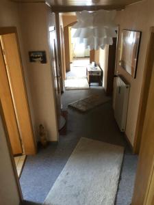 Ironico Homestay 4 Schlafzimmer Ferienwohnung 100 m2 nahe Bostalsee