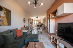 Cretan Sea View Apt 8mins to beach, old town, city