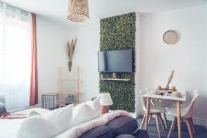 Appartements Le Boheme Chic Superbe studio + parking Free : photos des chambres