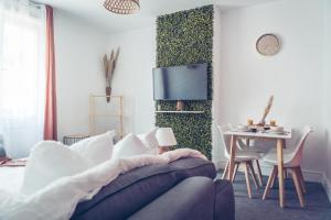 Appartements Le Boheme Chic Superbe studio + parking Free : photos des chambres