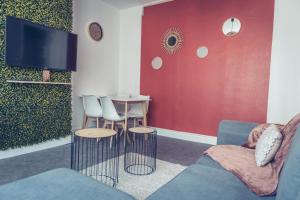 Appartements Le Boheme Chic Superbe studio + parking Free : photos des chambres
