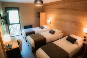 Hotels Hotel Le Picors : Chambre Triple