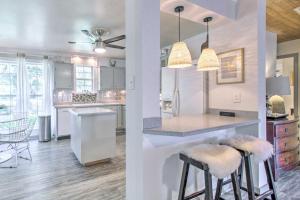 The River Cottage Charming Retreat with Dock