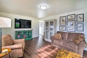 North Bend Home with Cornhole Court and Putting Green - كوس بي