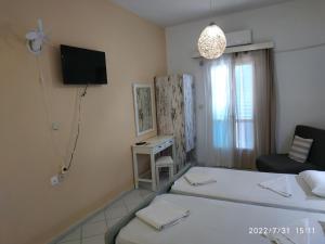 Renia Studios -Studio for 2 plus 1 pers with a swimming pool