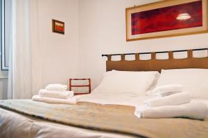 Near Colosseum by Varental 2BR + 1SB