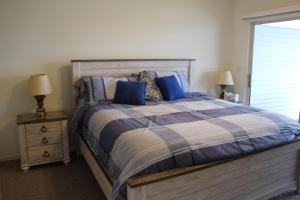 Lake Ozarks Get Away Topsider