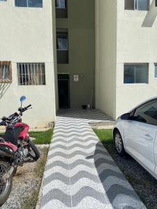 Apt completo, nascente, 2 quart em condomínio fechado