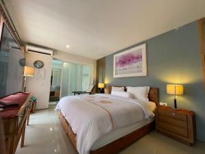 Modern Balinese Villa with Scenic View