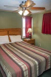 Stroll to Slopes, Village Area, Ski in-out MtLodge 294