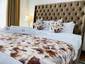 Grand Winterberry - Lake View Luxury Residence