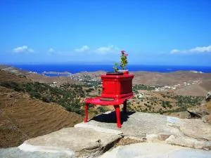 OWL’S NEST/THE BLUE COTTAGE - Spathi 