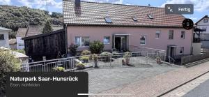 Ironico Homestay 4 Schlafzimmer Ferienwohnung 100 m2 nahe Bostalsee