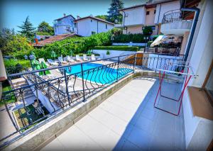 Villa Aspen Guest House
